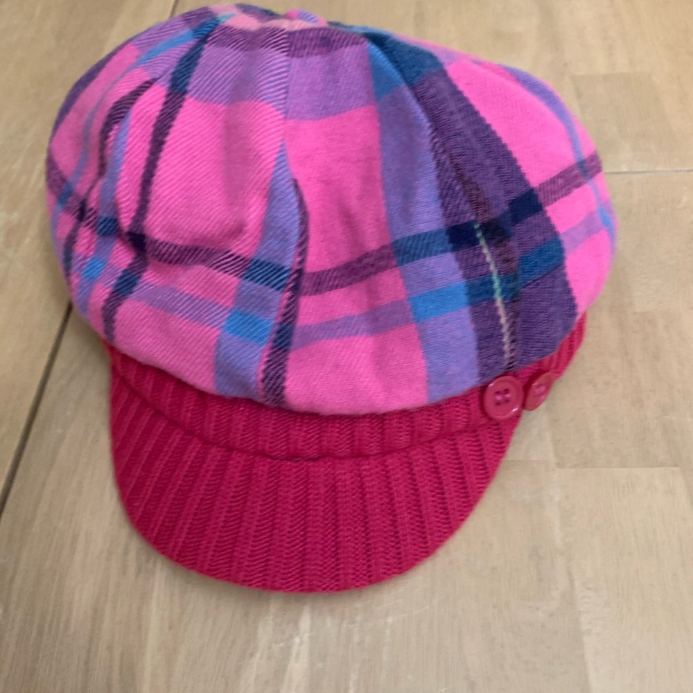 📦 Pink plaid hat